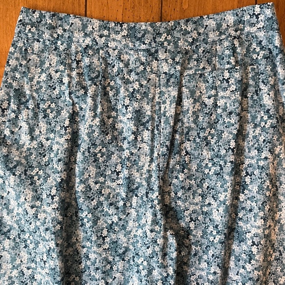 Vintage Laura Ashley Floral Cropped Pants (Size 8) - Picture 6 of 9